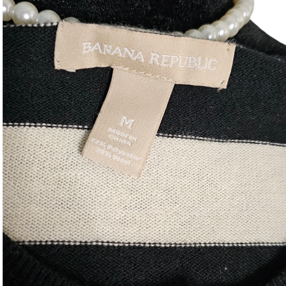 Banana Republic Black and Cream Striped Cardigan - Picture 3 of 4